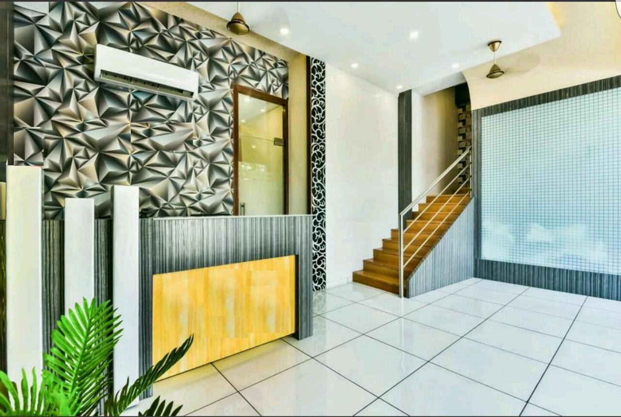 Hotel Palace Residency Near Lokmanya Tilak Terminus — Photos 2